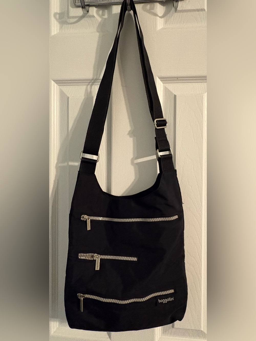BAGGALLINI Lightweight Black Nylon Crossbody / Travel Bag